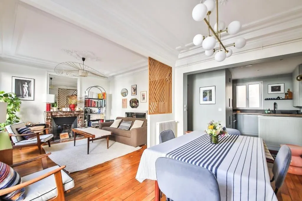 Appartement Chaleureux Au Coeur De Montmartre Παρίσι Γαλλία