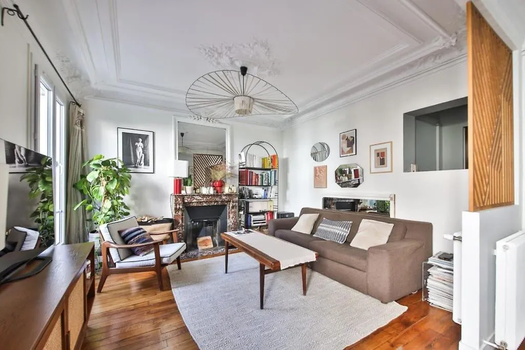 Apartment Appartement Chaleureux Au Coeur De Montmartre Paris